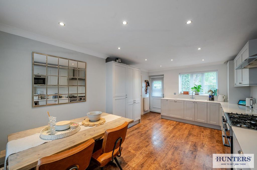 Property photo 3 of 20 2Ca3272d-5c6c-4d43-Abd0-4Bd7B0E829Aa.Jpg