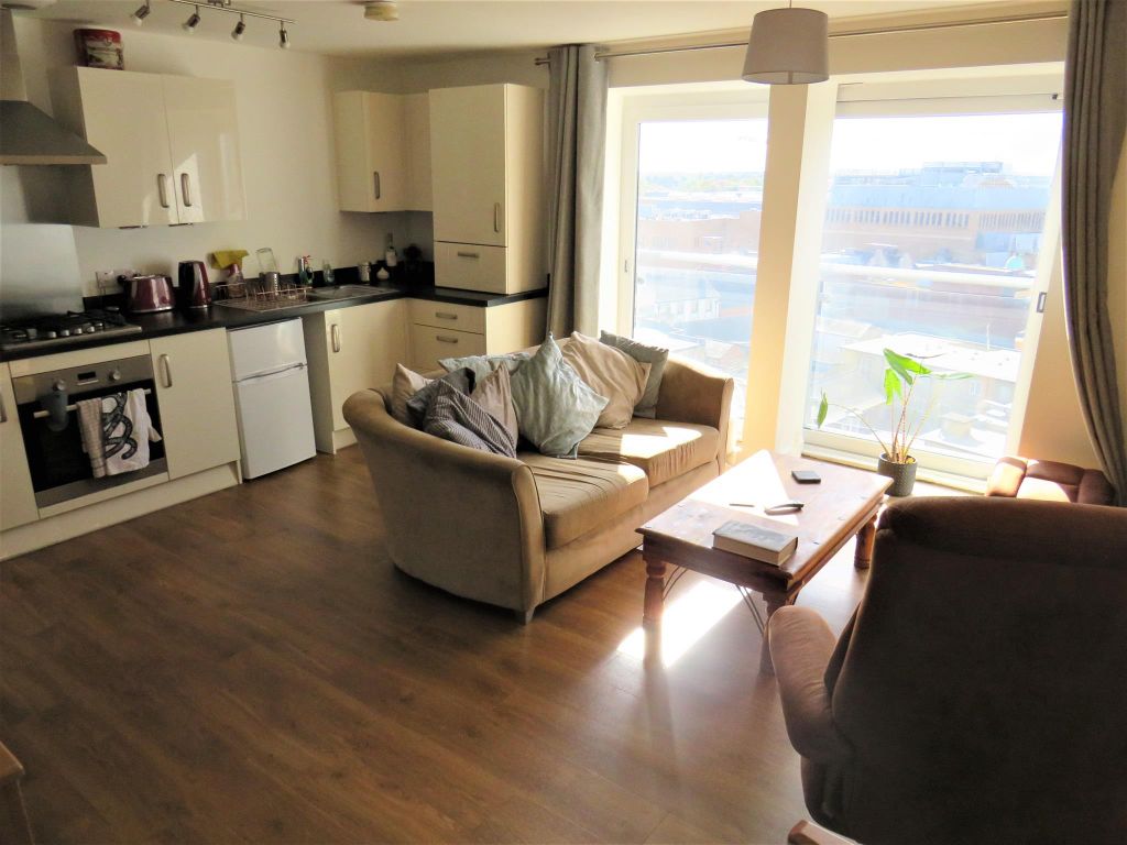 Property photo 1 of 6 Living Room