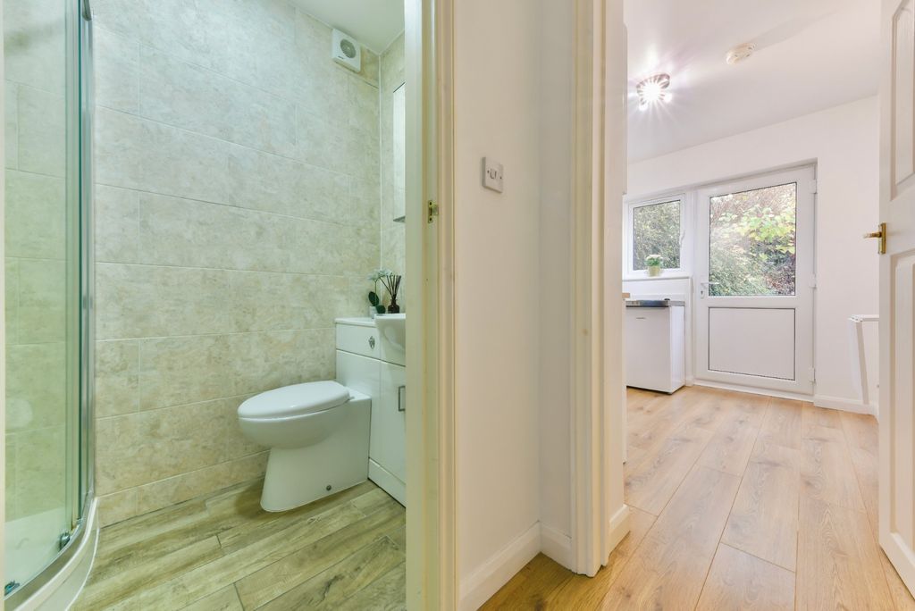 Property photo 2 of 11 Photo 1