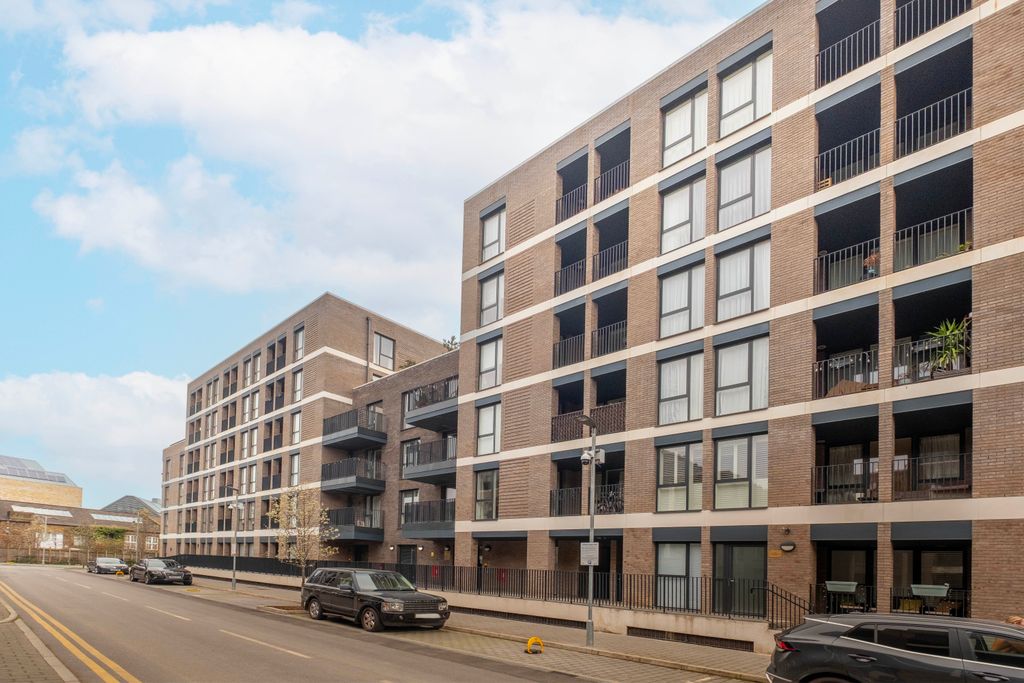 Property photo 2 of 9