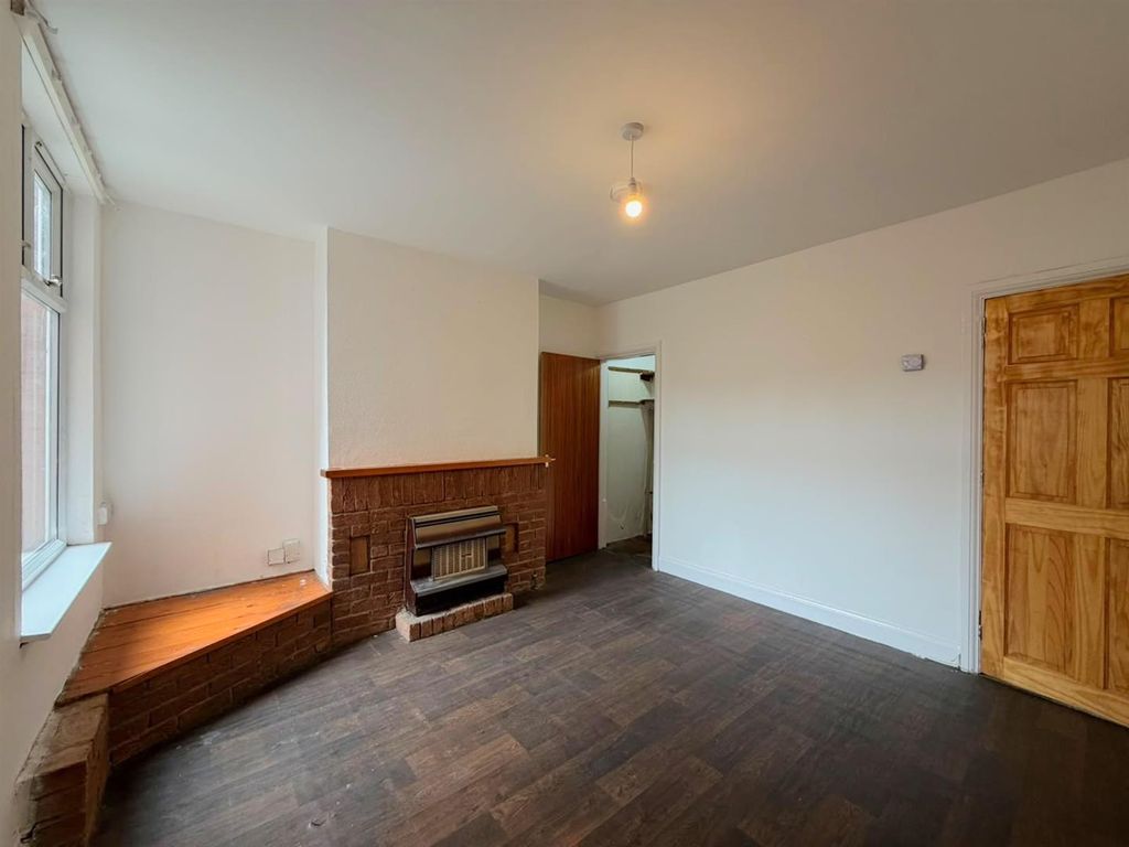 Property photo 3 of 15 Dining Room