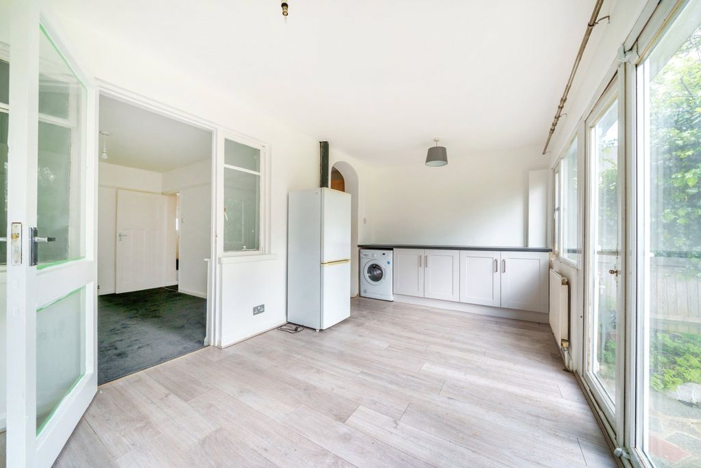 Property photo 3 of 10 Utility Area