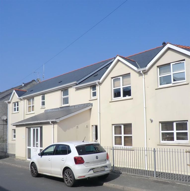 Property photo 1 of 8