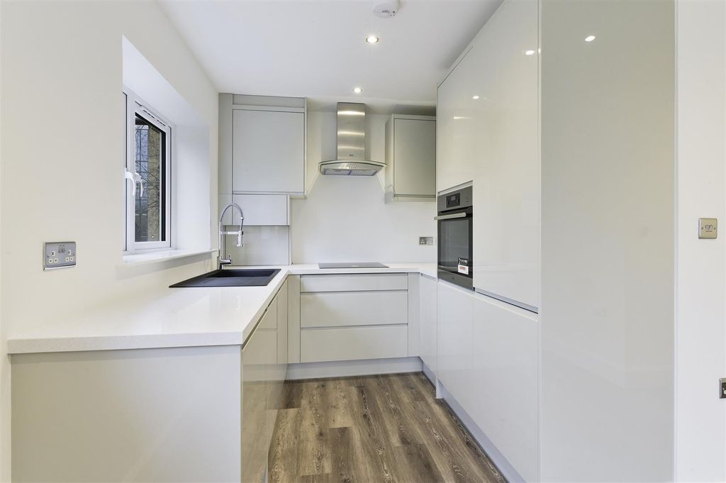 Property photo 2 of 14 Flat 4 - (9).Jpg