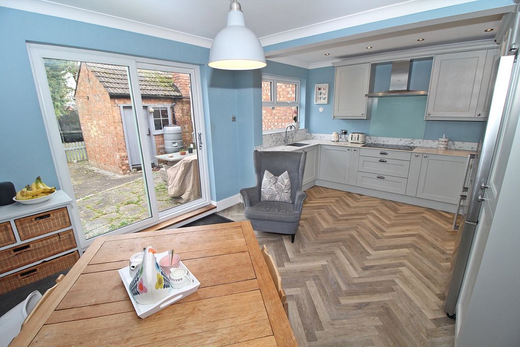 Property photo 3 of 12 4901605