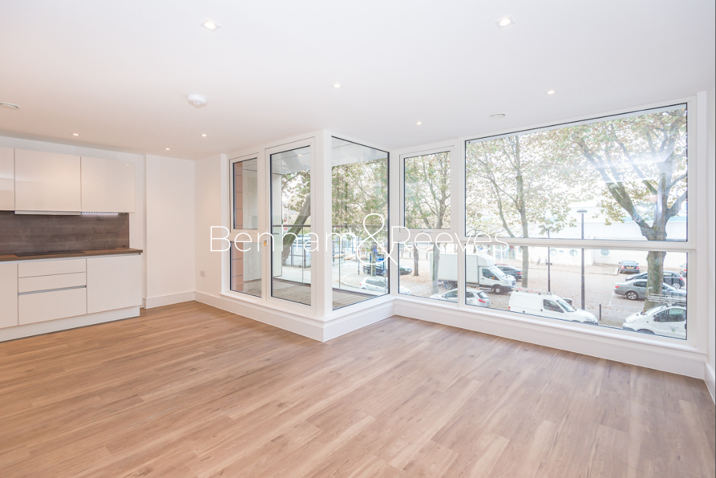 Property photo 3 of 11