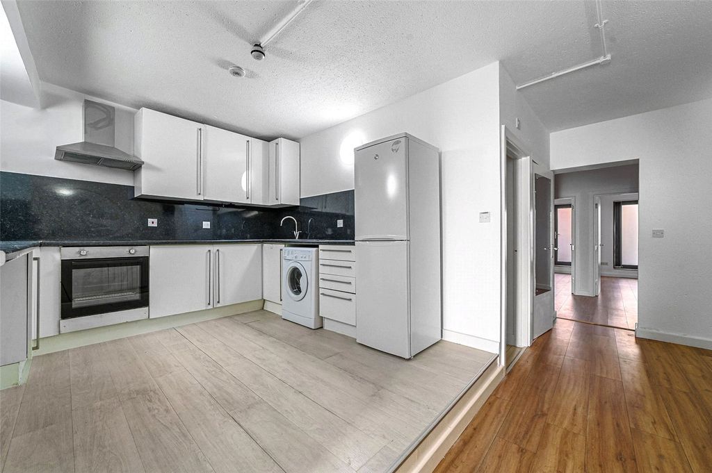 Property photo 1 of 20 Kitchen