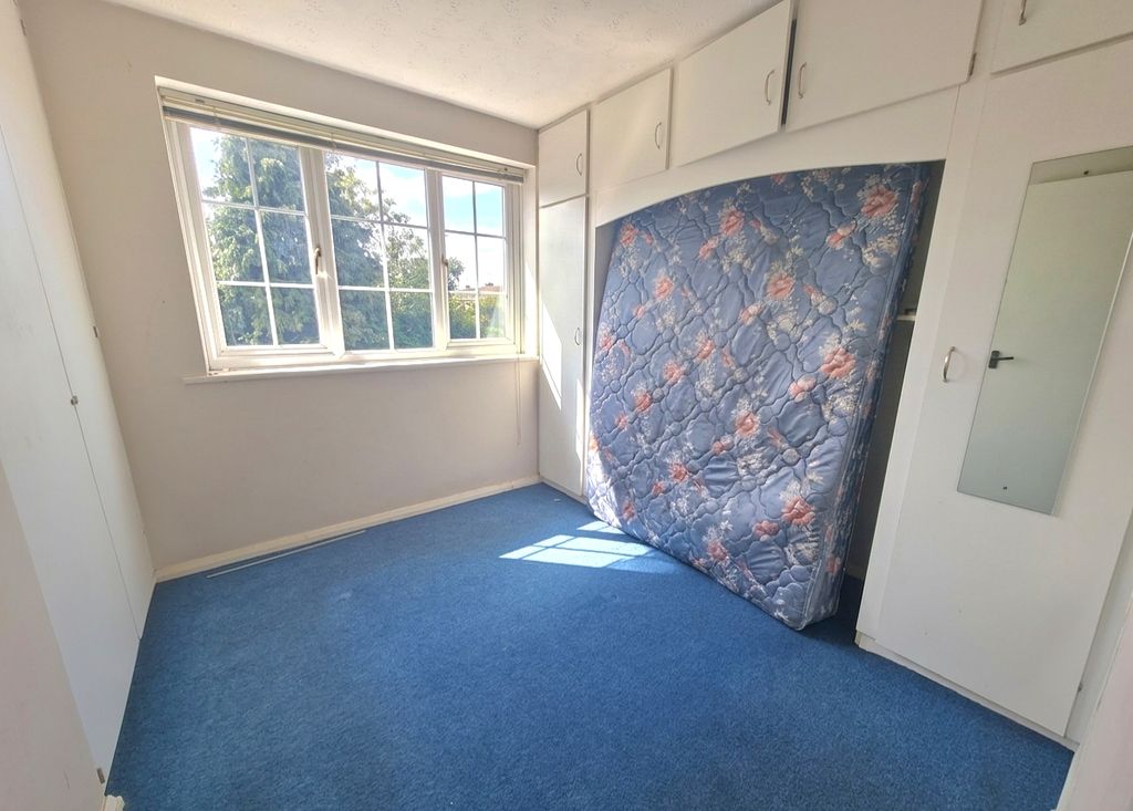 Property photo 3 of 9 Bedroom 1