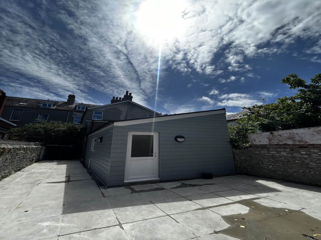 Property photo 1 of 6 Img_9489