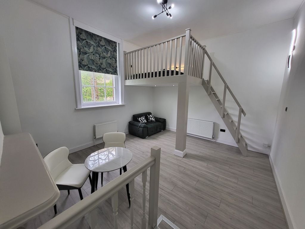 Property photo 2 of 9 Gallery