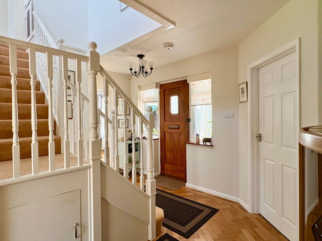 Property photo 2 of 35