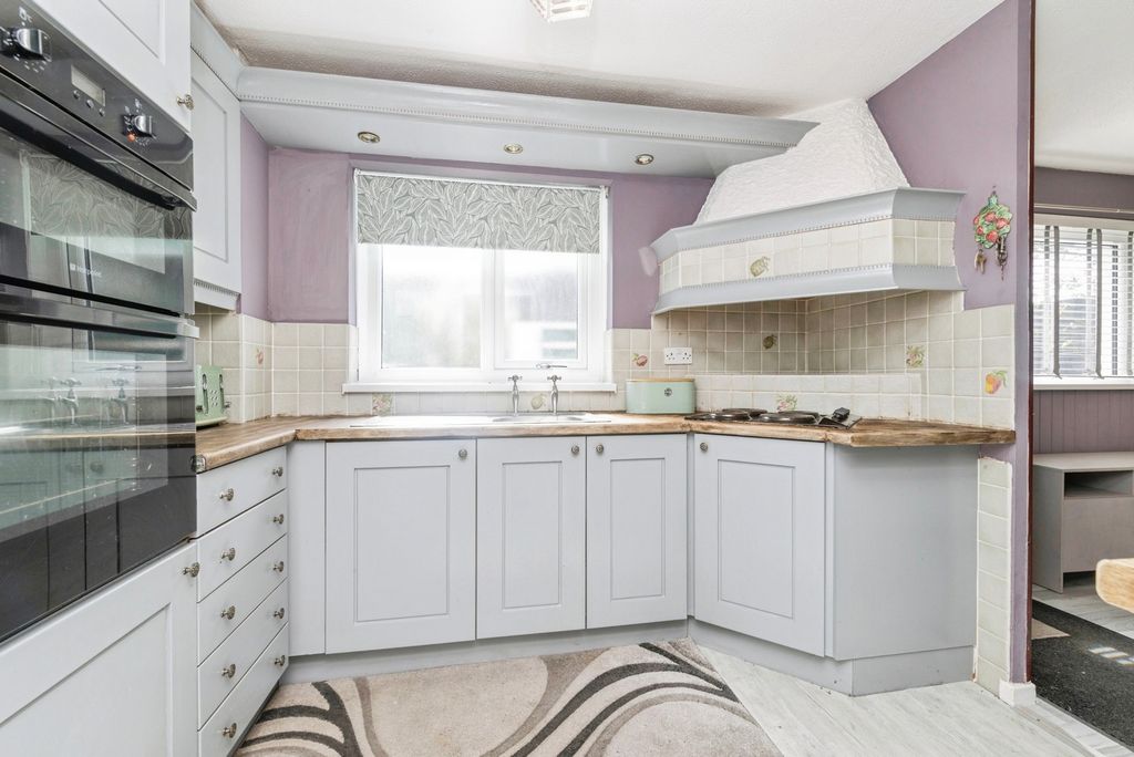 Property photo 3 of 21 Pbox-Img.Jpg