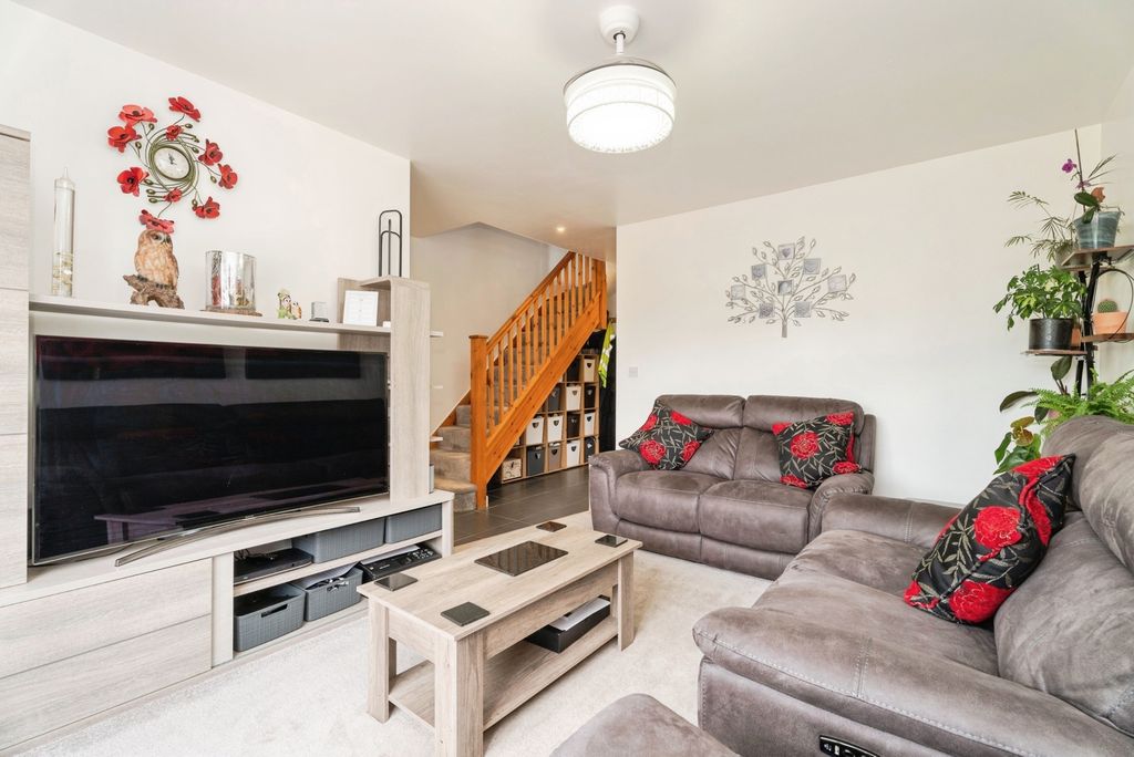Property photo 2 of 19 Pbox-Img.Jpg
