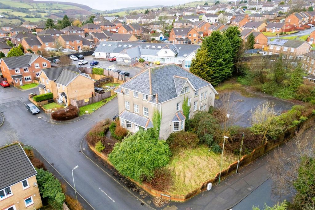 Property photo 2 of 8 Photo 1