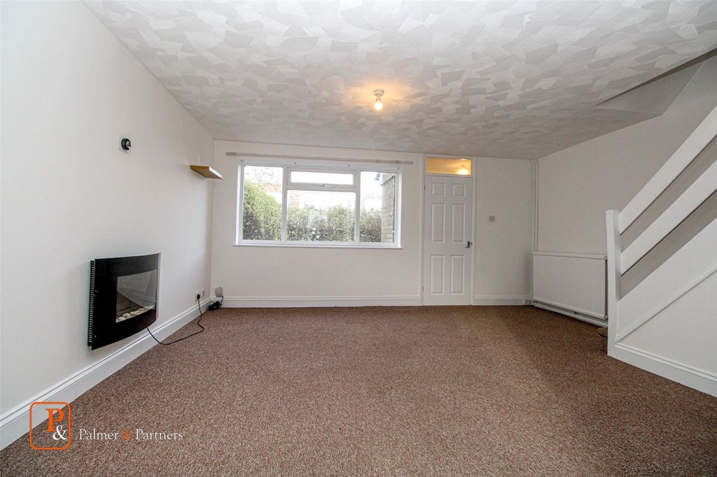 Property photo 3 of 11 Living