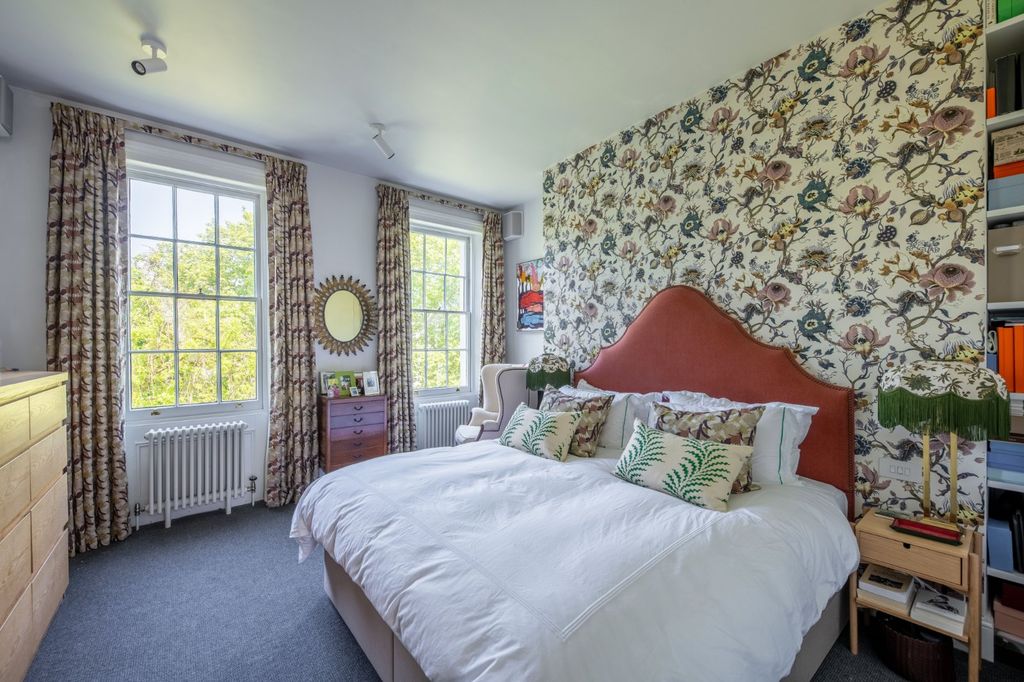 Property photo 2 of 14 Bedroom