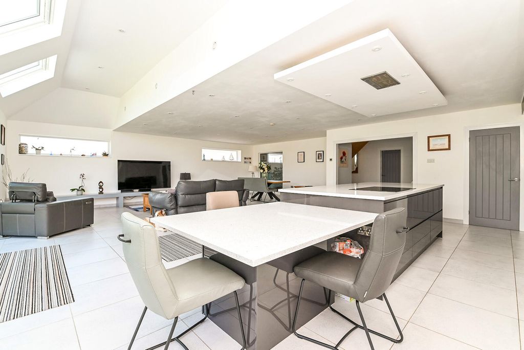 Property photo 2 of 25 2.Jpg