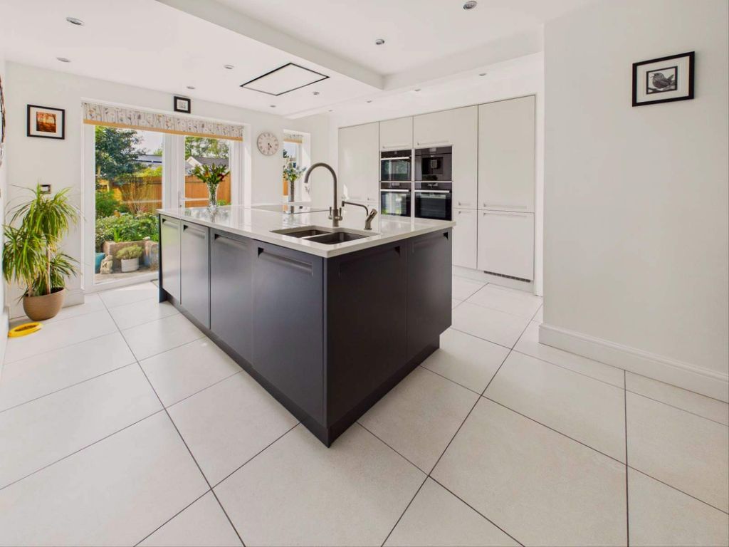 Property photo 2 of 34 Kitchen