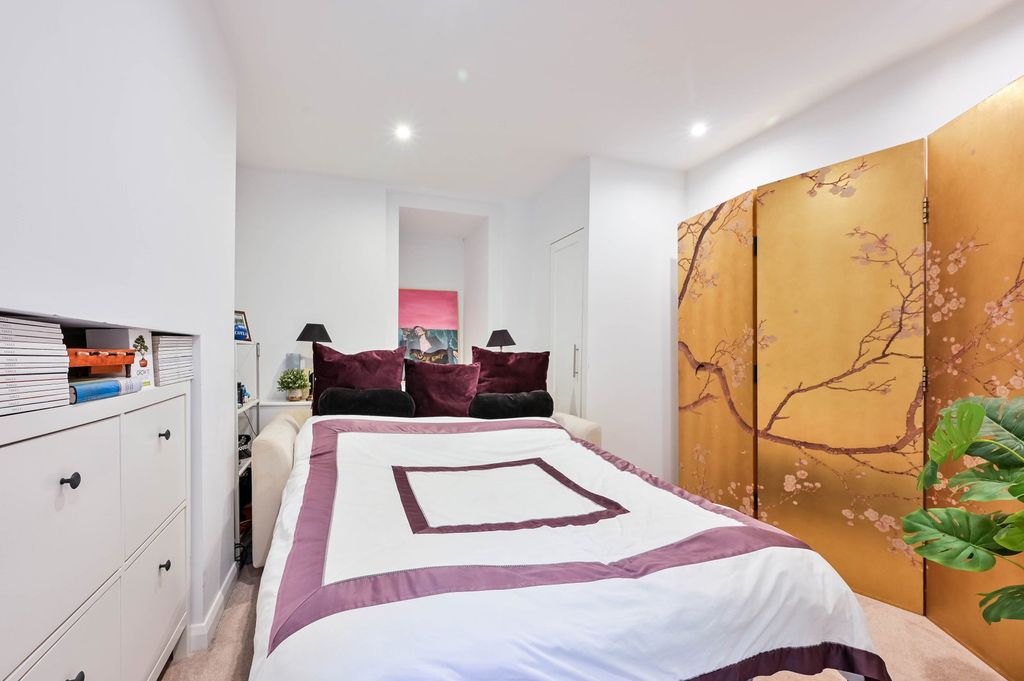 Additional image 11 of 2 bed maisonette for saleWaterden Road, Guildford GU1