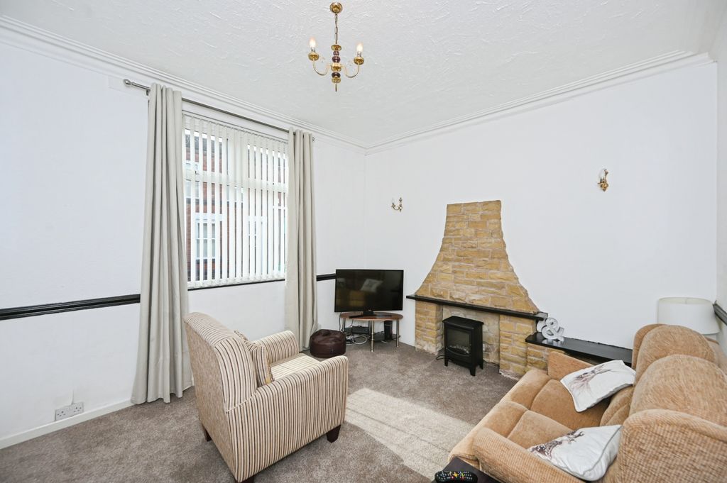 Property photo 3 of 26