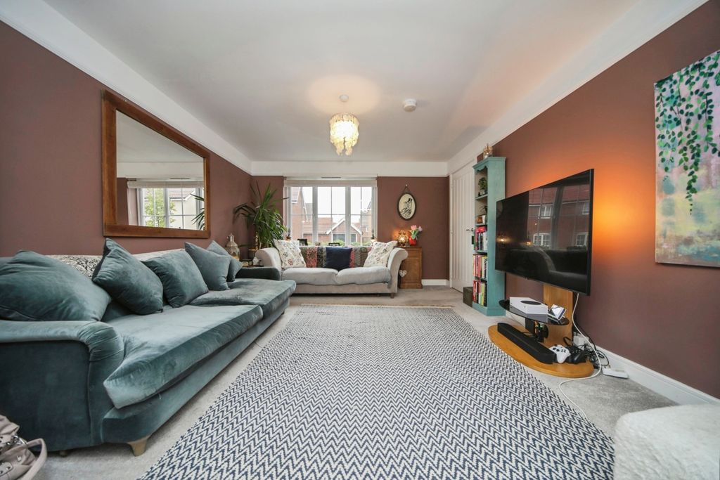 Property photo 3 of 20 Pbox-Img.Jpg