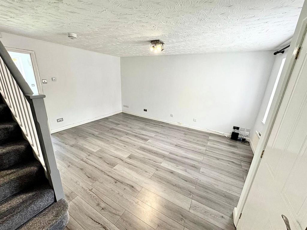 Property photo 3 of 13 Lounge 2.Jpg
