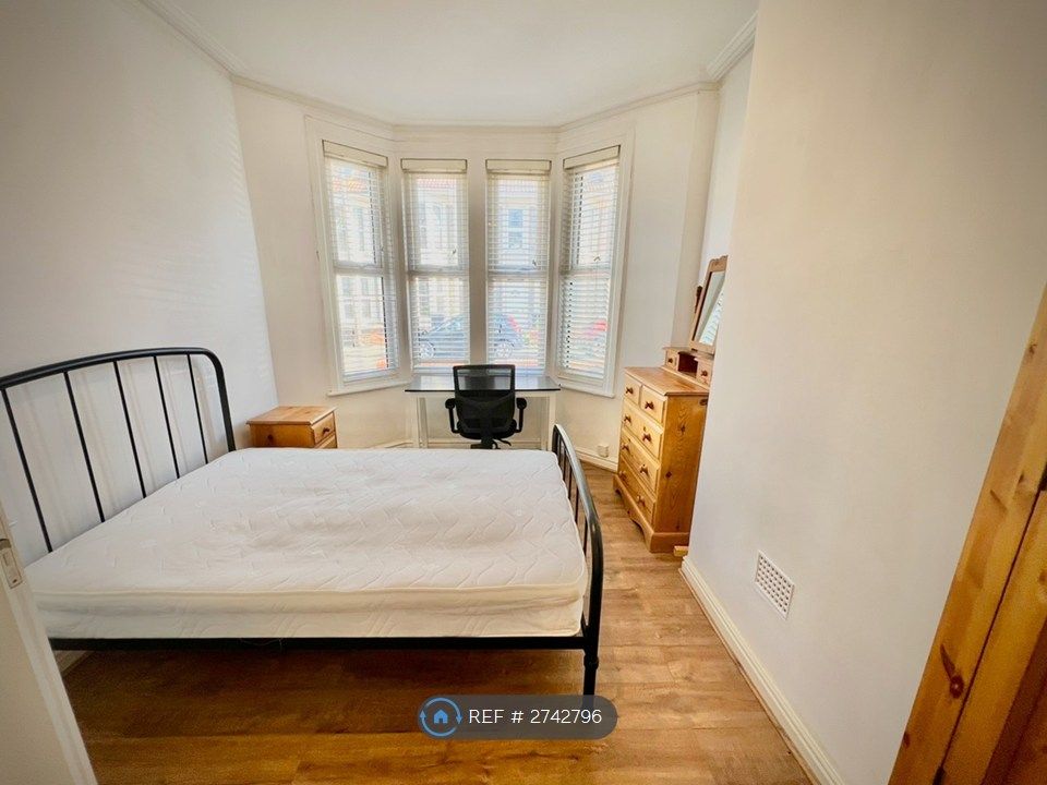 Property photo 3 of 8 Bedroom 2