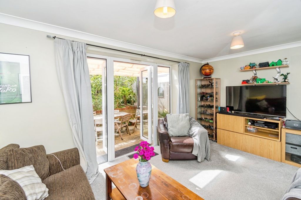 Property photo 3 of 19 Pbox-Img.Jpg