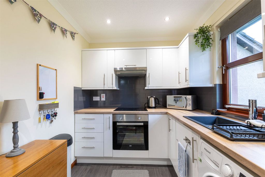 Property photo 3 of 28 Picture No. 03