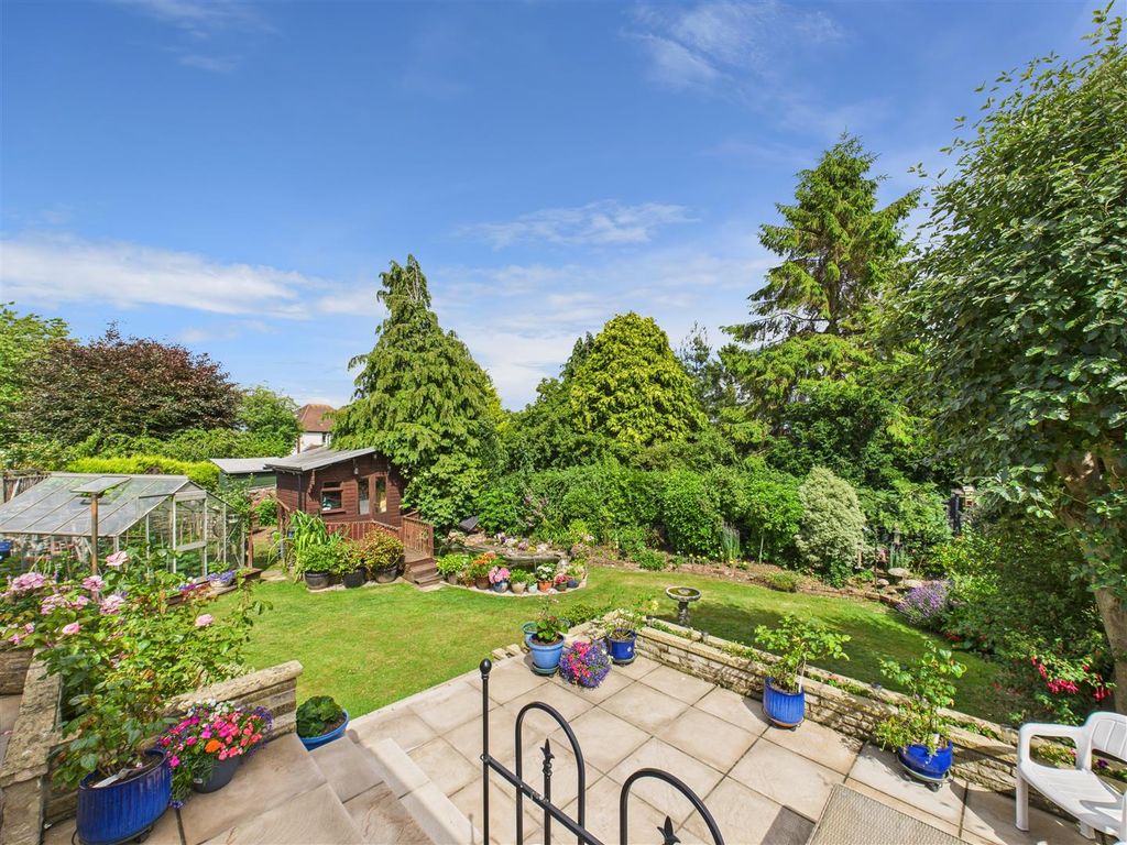 Property photo 1 of 13 Outside