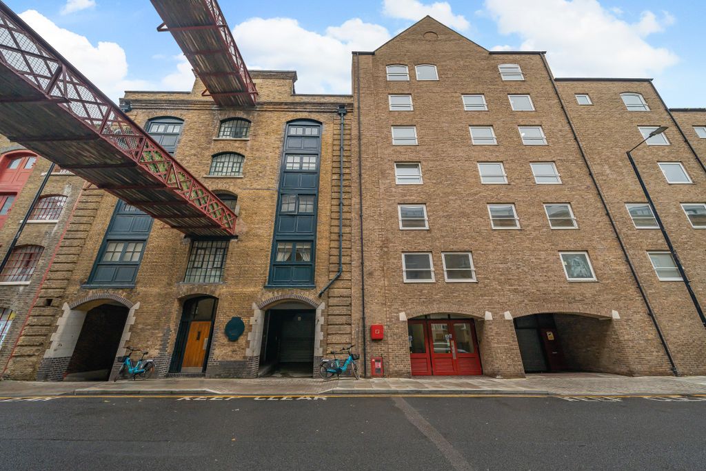 Property photo 1 of 12 Flat 20, 74 Wapping High Street, Wapping, London, E1W 2Np