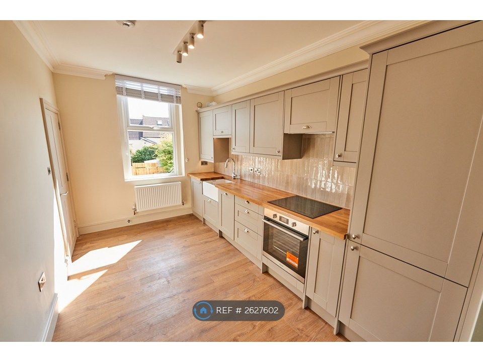 Property photo 2 of 14 Kitchen