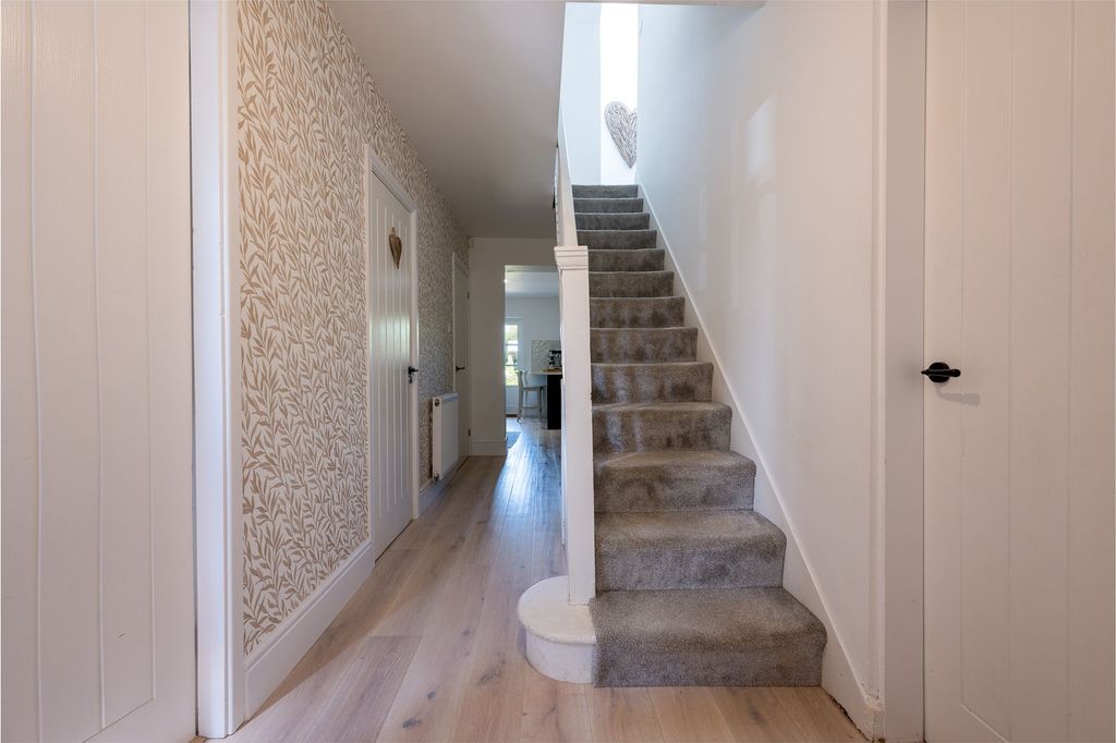 Property photo 2 of 31 Hallway