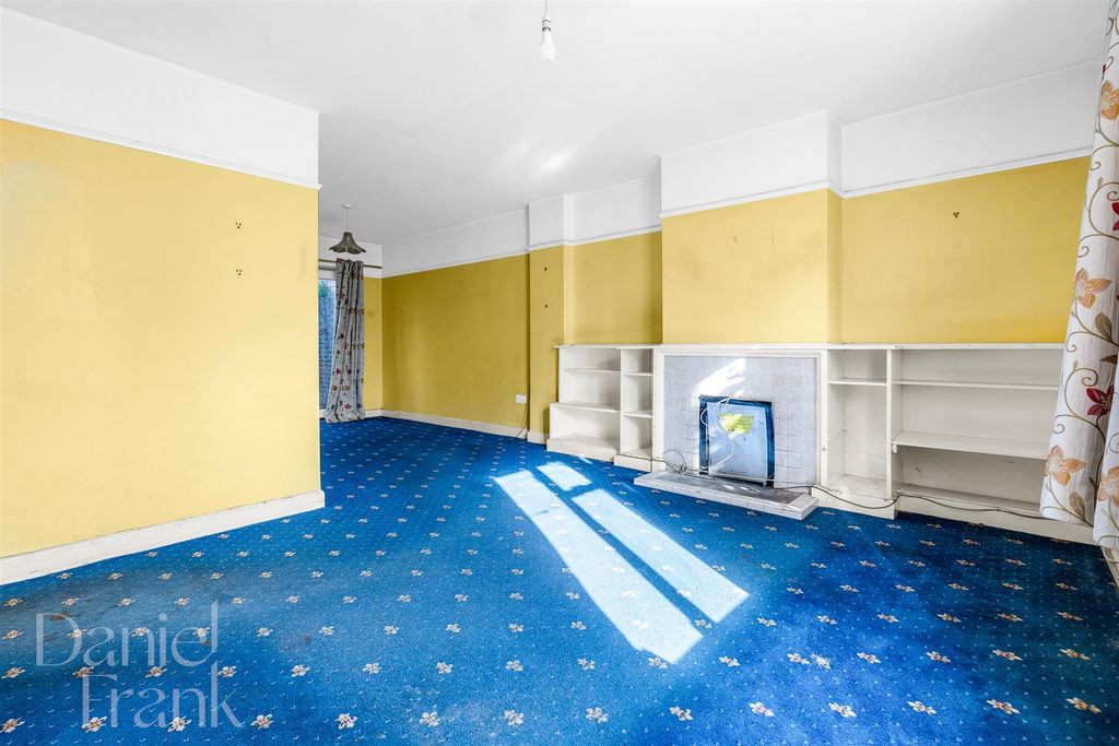 Property photo 3 of 19