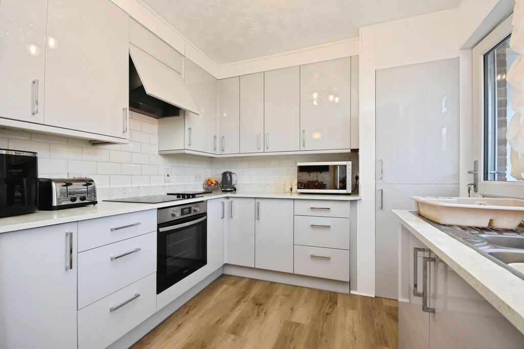 Property photo 3 of 19 Pbox-Img.Jpg