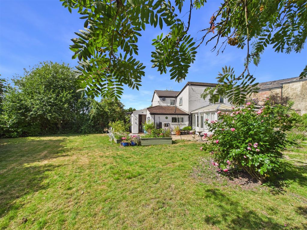 Property photo 1 of 34