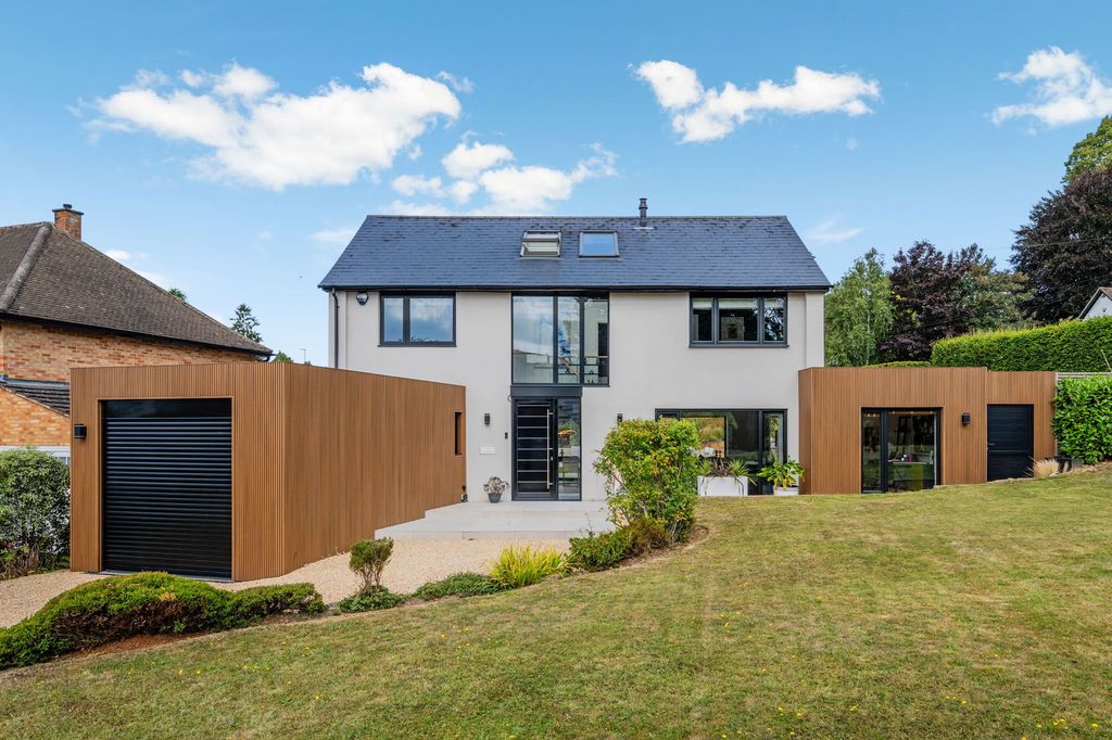 Property photo 1 of 33