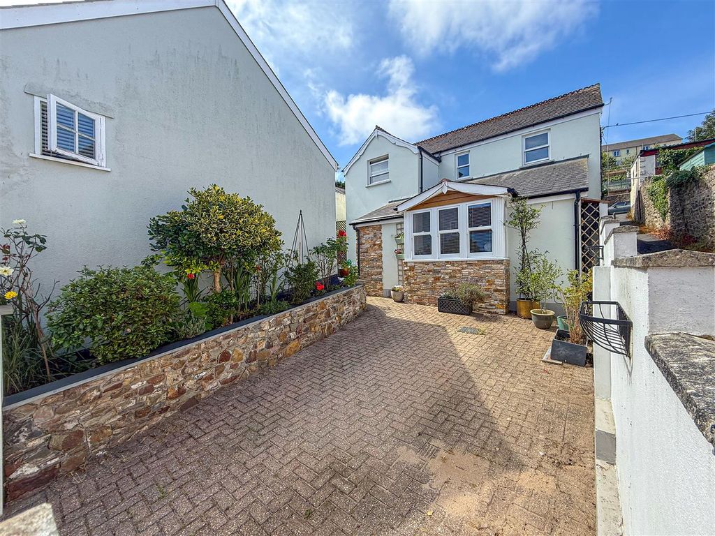 Property photo 1 of 29