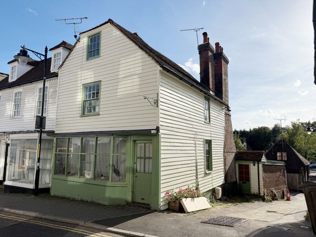 Property photo 1 of 19 Pair Of Shops And Two Flats