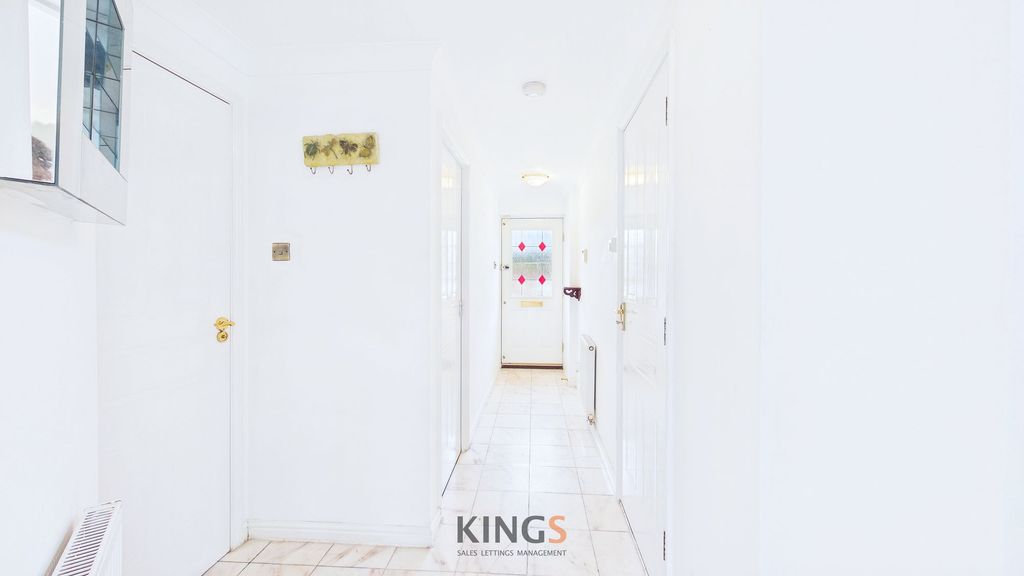 Property photo 2 of 25 Hallway