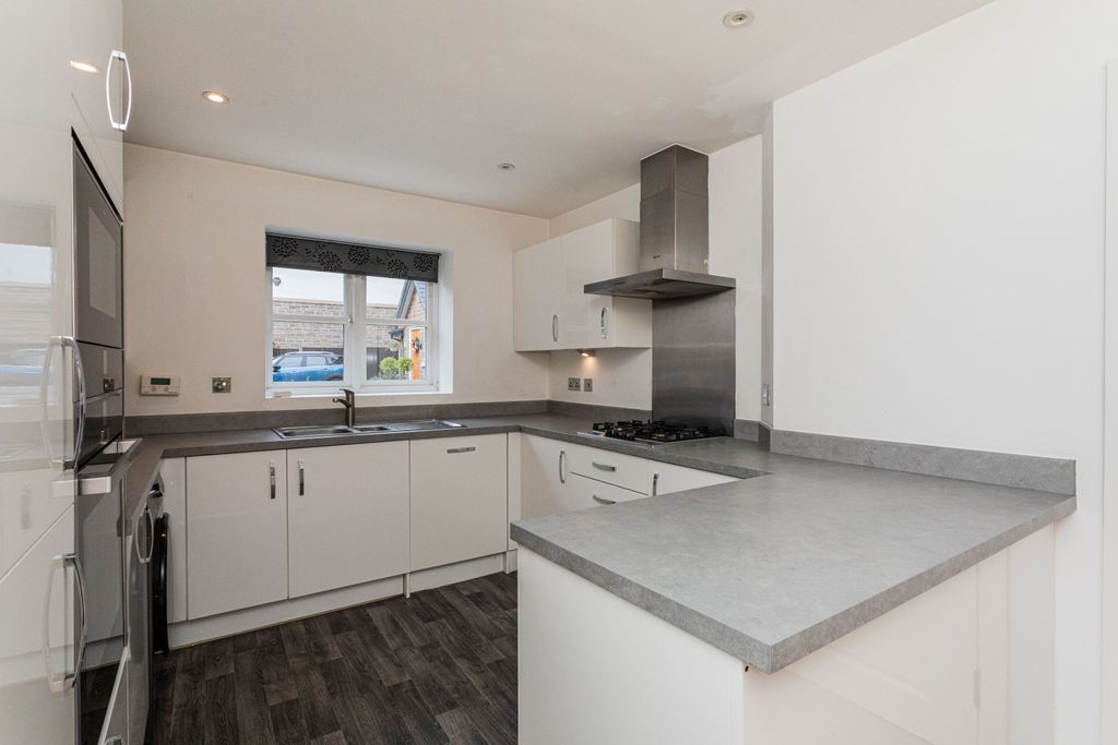 Property photo 2 of 27 Picture No. 06