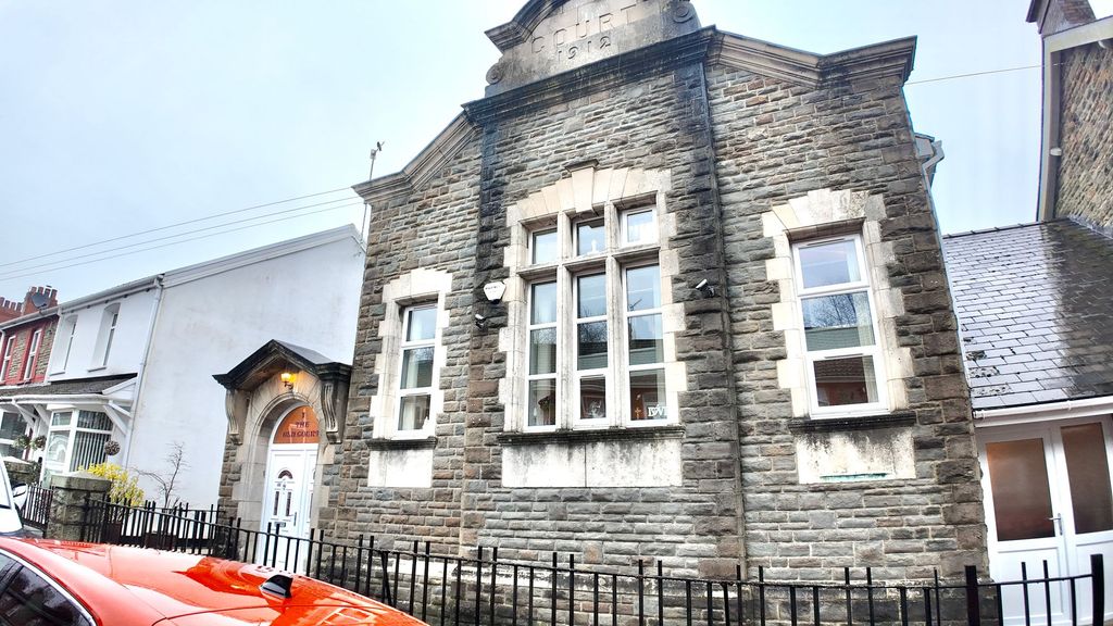 Property photo 1 of 52