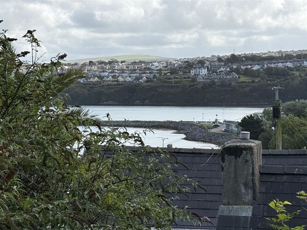 Property photo 3 of 15