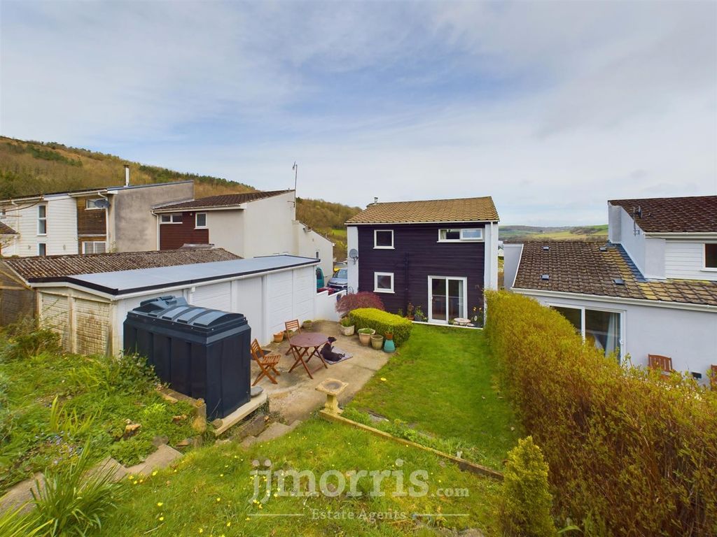 Property photo 2 of 40 Externally