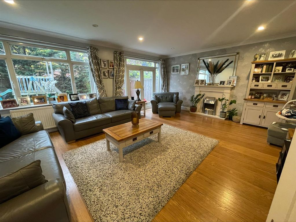 Property photo 3 of 20 3.Jpeg