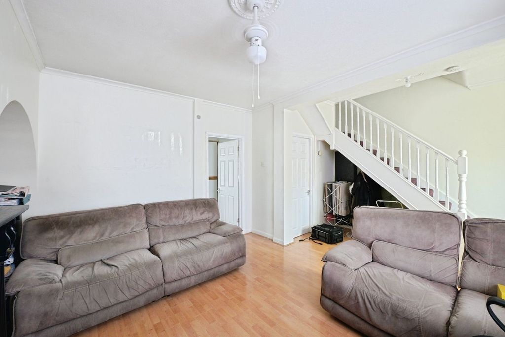 Property photo 3 of 18