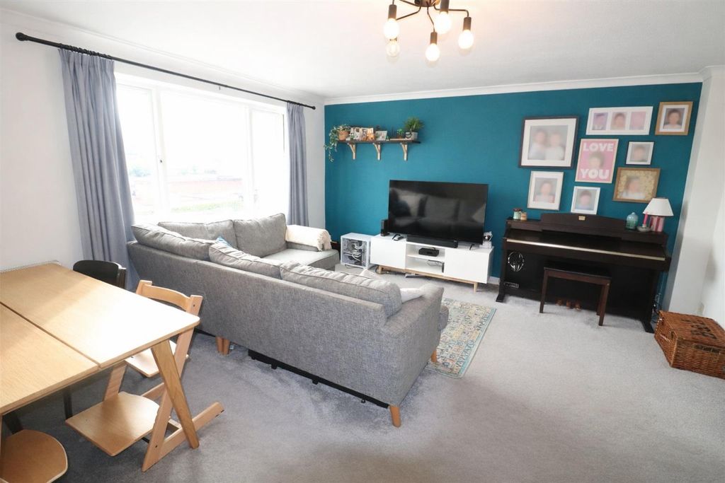 Property photo 2 of 6 21Ae9990-3ce5-4184-8181-4d3B130cd67A.Png