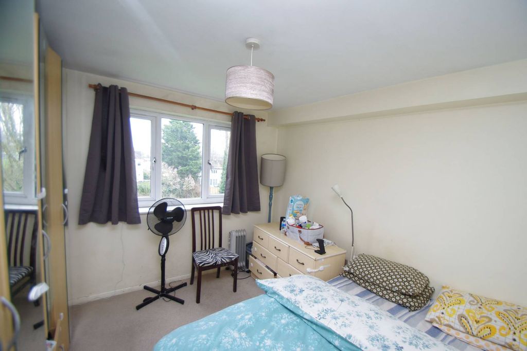 Property photo 3 of 5