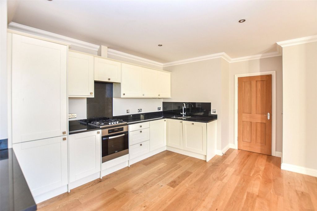 Property photo 3 of 10 Picture No. 18