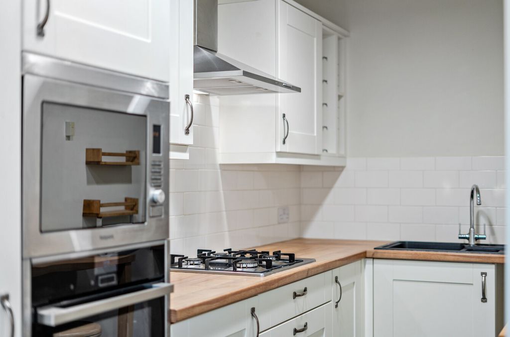 Property photo 3 of 14 Kitchen